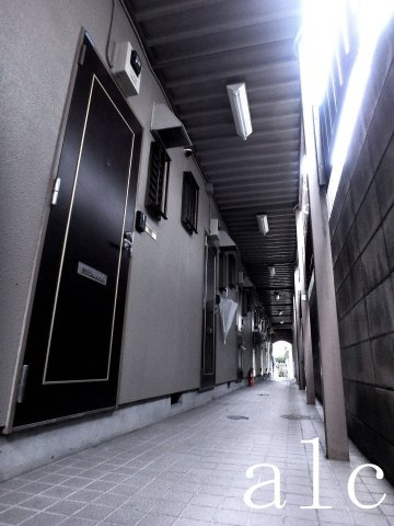 中野区中央２丁目のアパートのエントランス|ゆとりのあるエントランスです