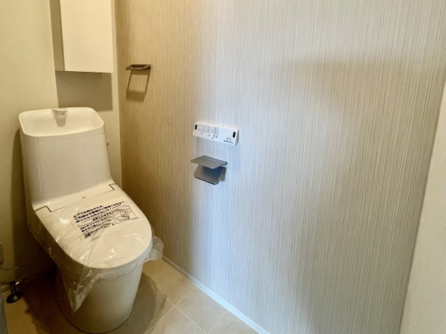 草津市矢倉1丁目　新築戸建のトイレ