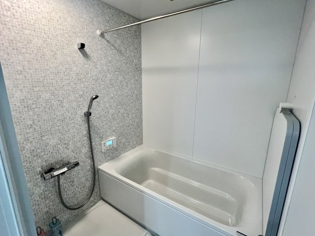 草津市矢倉1丁目　新築戸建の浴室