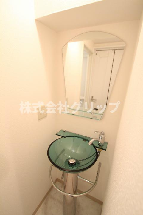 横浜平沼ダイカンプラザⅠの独立洗面台