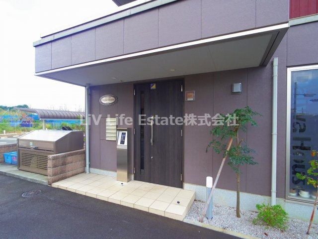 カルフール前沢のエントランス