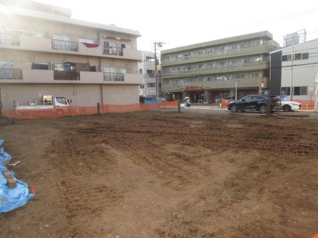 横浜市緑区東本郷町の倉庫の外観|建設中
