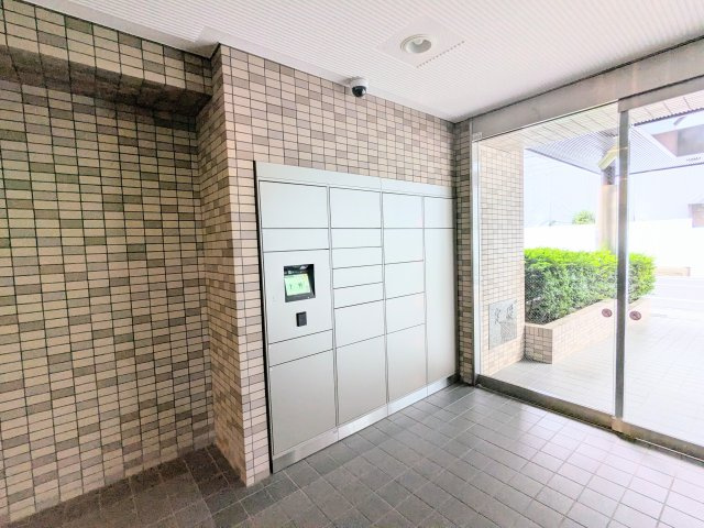 サンレイ浅草の設備|～外出が多いご家庭には嬉しい、『宅配ボックス』付きです！～