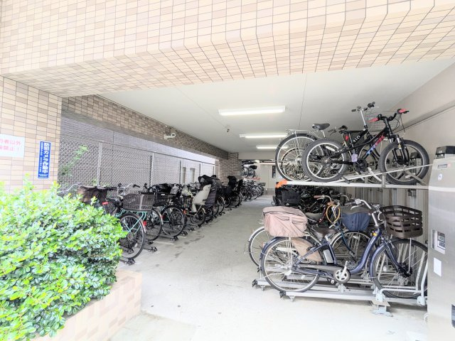 サンレイ浅草の駐輪場|～駐輪場 写真～