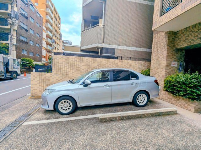 サンレイ浅草の駐車場|～敷地内駐車場 写真～