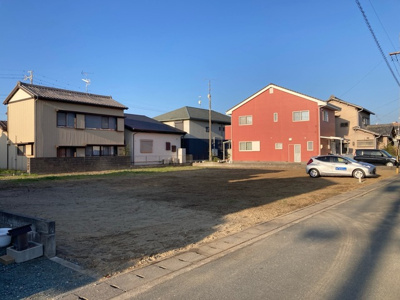 【外観】 | 浜松市中央区舞阪町長十新田 2期 新築一戸建て 1号棟 | 現在建築中の外観画像です。ご内覧は同じメーカーの完成物件へご案内いたしますので、いつでもご相談ください！