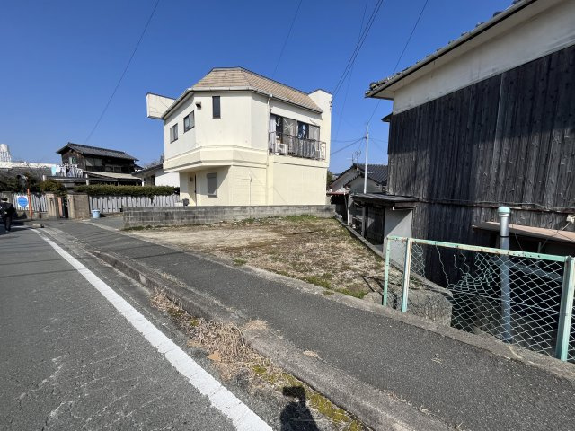 歴木454-1貸家の駐車場