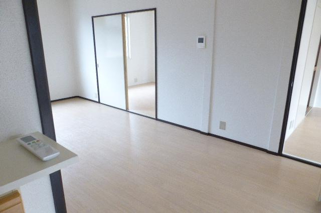 アーバンヒル朝霞５号館の居間・リビング