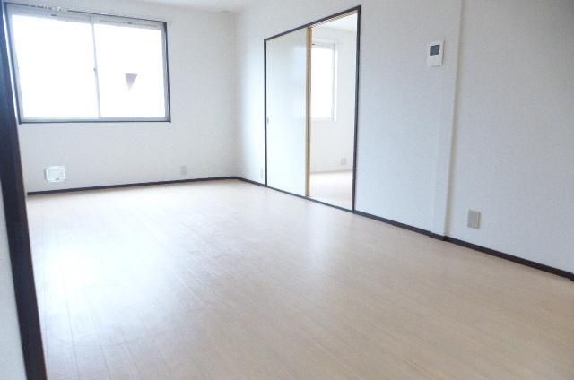 アーバンヒル朝霞５号館の居間・リビング