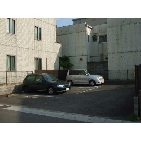 岐阜市加納天神町２丁目の駐車場