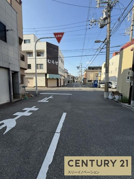 泉尾2丁目土地の前面道路含む現地写真