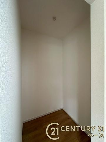 大和郡山市小泉町 ／新築一戸建の収納|■現地撮影写真■冬物のコートや季節ものなどをたくさんしまえる広さ！