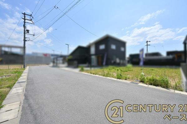 桜井市粟殿　建築条件なし土地の前面道路含む現地写真|■現地撮影写真■スーパーまで徒歩３分程！お気軽にお問い合わせください！
