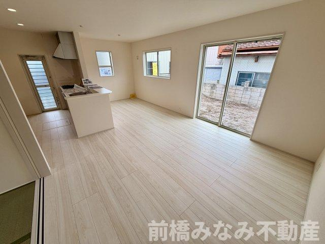【新築】高崎市町屋町第2　限定１棟　リーブルガーデン　新築建売の居間・リビング|使いやすい居間です