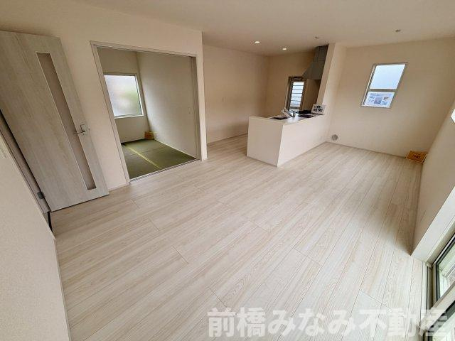 【新築】高崎市町屋町第2　限定１棟　リーブルガーデン　新築建売の居間・リビング|こちらのリビングで趣味の時間をお楽しみください
