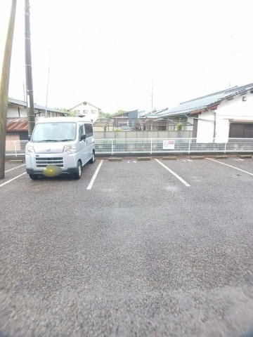 アラモード　Ⅱの駐車場