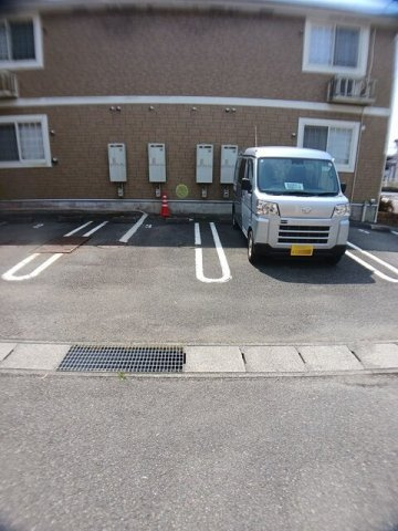 グランド　ウィッシュＡの駐車場