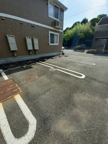 グランド　ウィッシュＡの駐車場