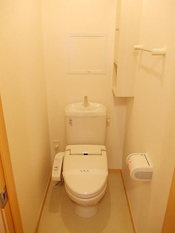 サンリット薬師田のトイレ|落ち着いた色調のトイレです