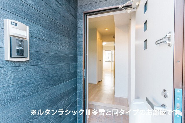 レガリア駅東の玄関|シンプルで使いやすい玄関です
