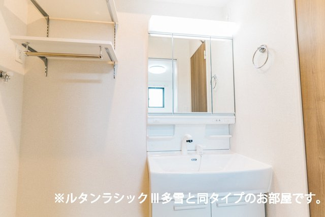 レガリア駅東の洗面所|脱衣スペースもあります
