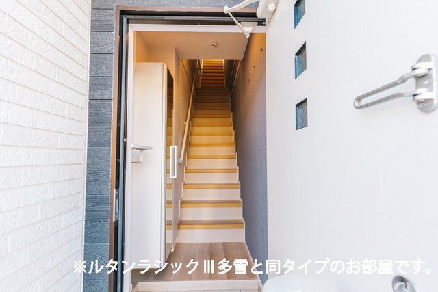 レガリア駅東の玄関|シンプルで使いやすい玄関です