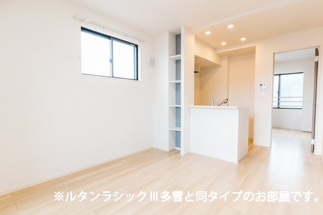 レガリア駅東の居間・リビング|ゆったり過ごせる居間です