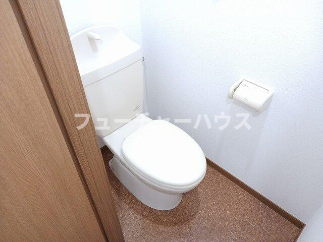 アンソレイエⅠのトイレ|ゆったりとした空間のトイレです