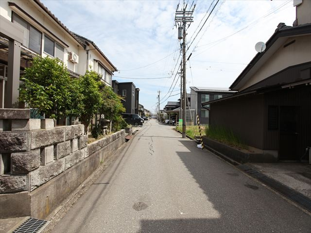 【前面道路含む現地写真】の画像