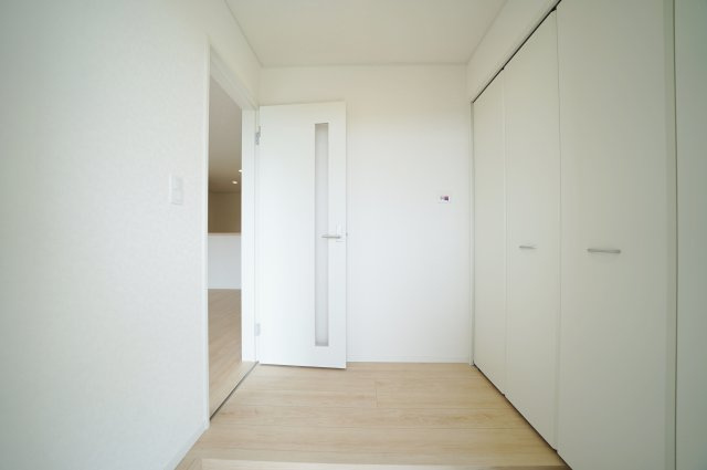 【横浜市瀬谷区阿久和西4丁目2-10全4棟新築戸建て】★仲介手数料無料★（原小学校・原中学校）の玄関