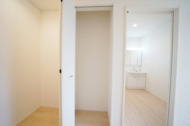 【横浜市瀬谷区阿久和西4丁目2-10全4棟新築戸建て】★仲介手数料無料★（原小学校・原中学校）の収納