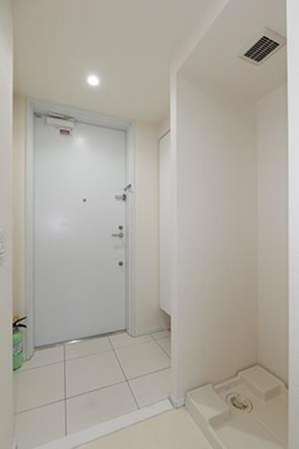 トレステージ四谷の玄関|※写真は同タイプ住戸です。