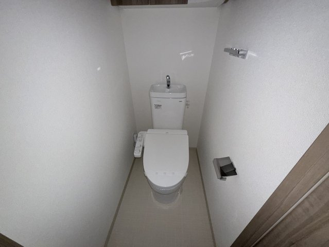 LiveCasa王子公園のトイレ|同物件別部屋写真