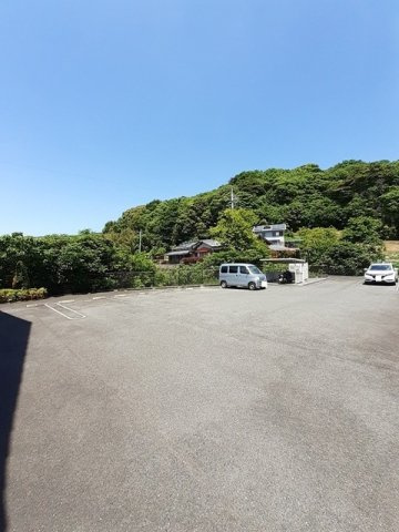 フォルツァの駐車場