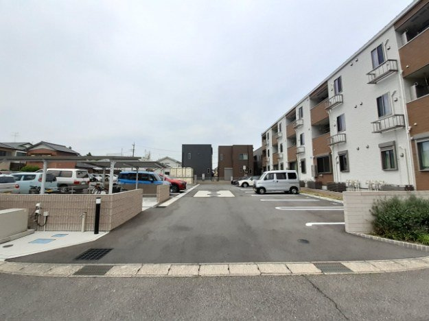 ベル熊之庄の駐車場