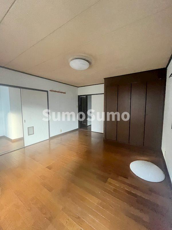 青葉町1丁目　戸建の居間・リビング|ゆったり過ごせるリビングです