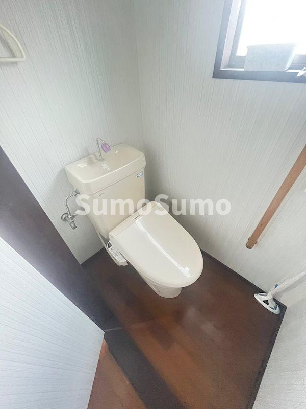 青葉町1丁目　戸建のトイレ|シンプルで使いやすいトイレです
