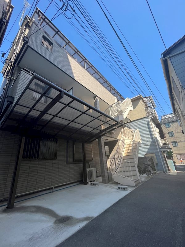 キャッスルアート三宮東の外観