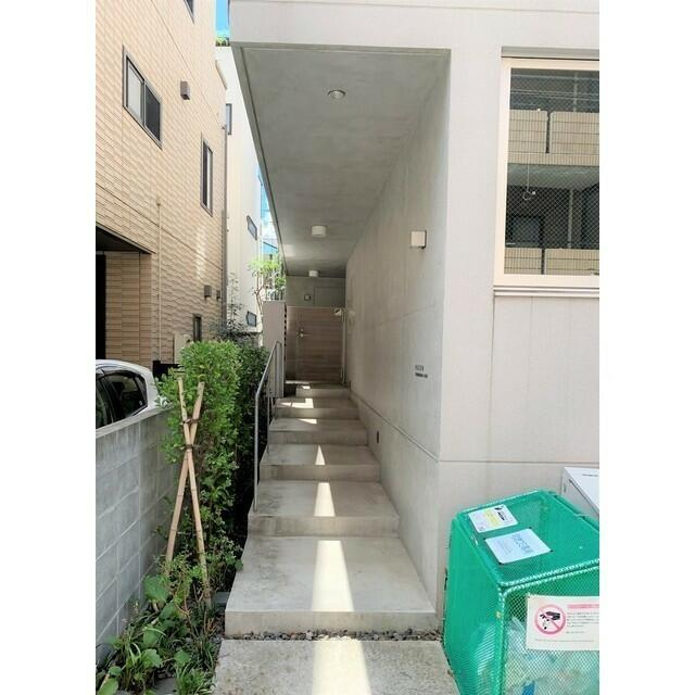PASEO SANGENJAYA EAST WESTのロビー