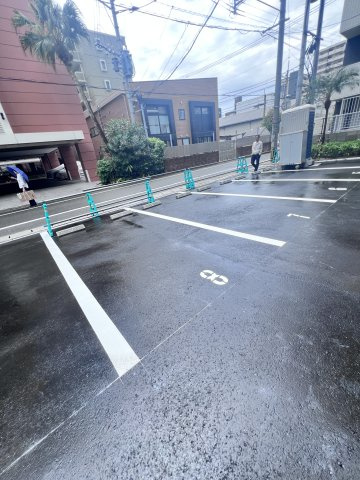 ネストピア東比恵駅前Ⅳの駐車場