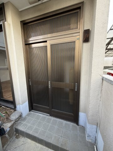 駒ヶ林戸建　南側のエントランス