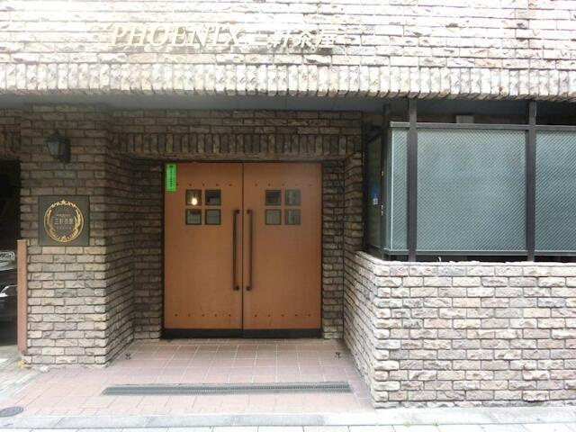 フェニックス三軒茶屋のエントランス