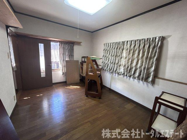 下関市豊浦町大字宇賀5608番地の洋室