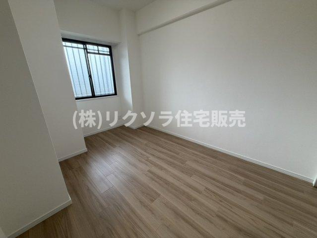 アンビエント枚方公園の洋室|洋室5.0帖
■物件内覧・資金計画相談・住宅ローン相談、リフォーム相談、お問合せ受付中■
※当日・翌日のご内覧、ご相談はお電話でのお問合せがスムーズです！