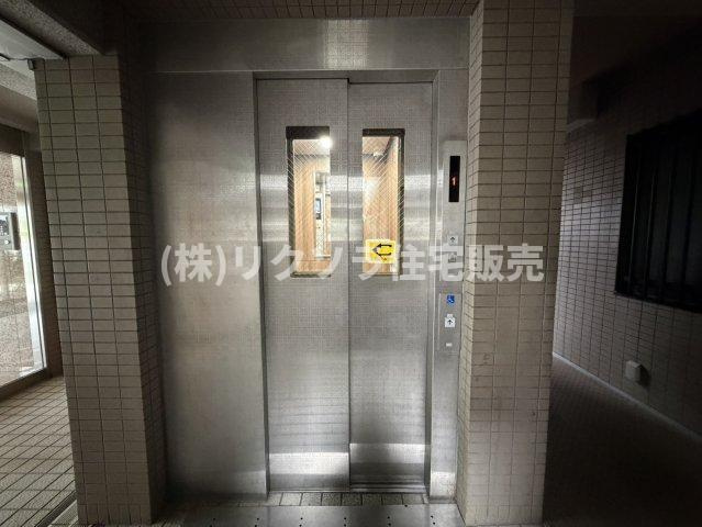 アンビエント枚方公園のその他共用部分|エレベーター
■物件内覧・資金計画相談・住宅ローン相談、リフォーム相談、お問合せ受付中■
※当日・翌日のご内覧、ご相談はお電話でのお問合せがスムーズです！