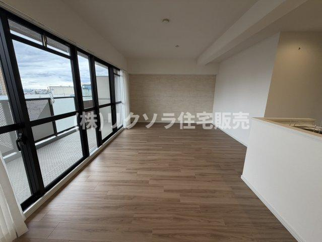 アンビエント枚方公園のダイニング|LDK14.7帖
■物件内覧・資金計画相談・住宅ローン相談、リフォーム相談、お問合せ受付中■
※当日・翌日のご内覧、ご相談はお電話でのお問合せがスムーズです！