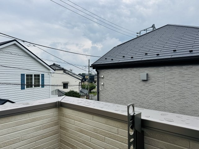八王子市　犬目町　新築一戸建て　２５ー１期のバルコニー|～南西向きで陽当たりの良いバルコニーです～