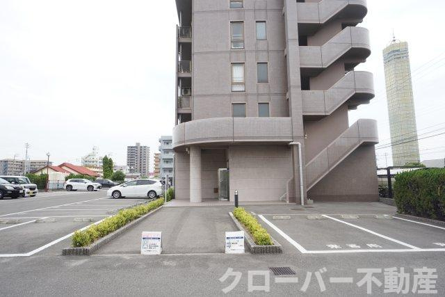 マルベル宇多津の駐車場
