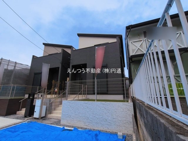 リナージュ高蔵寺町六丁目第1期の前面道路含む現地写真