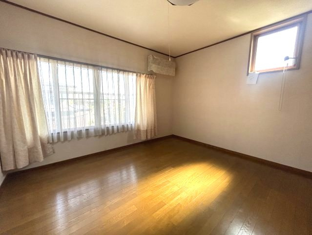 中古戸建　長野市安茂里小市一丁目の洋室|2階洋室